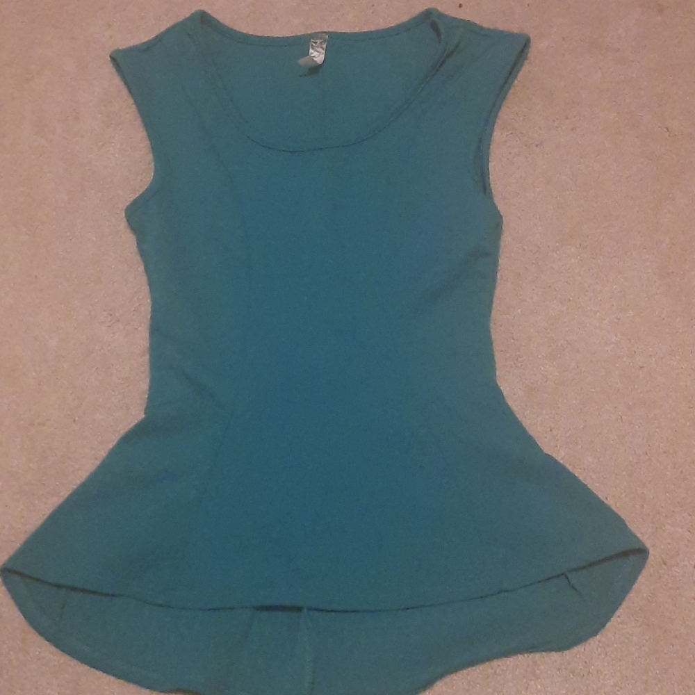 Peplum‎ top
